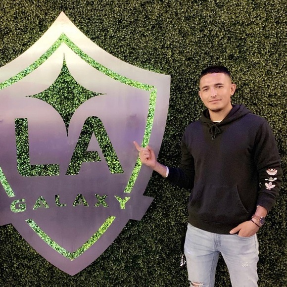 Omar - Picture 3 of 6